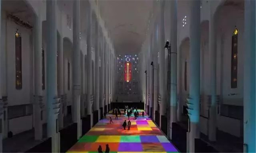 光影世界︱遇上灯光的教堂